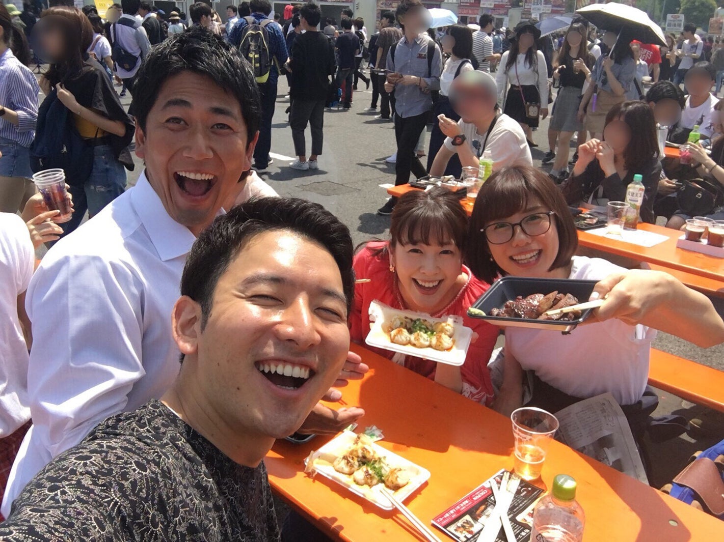 アナウンス室の仲間と、お台場で開催されていた肉フェスへ！（提供写真）