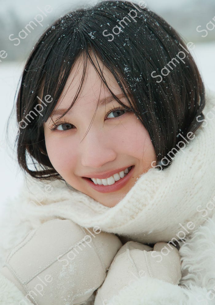 藤嶌果歩 タワーレコード渋谷(折り目なしB3ポスター)(C)集英社/菊地泰久