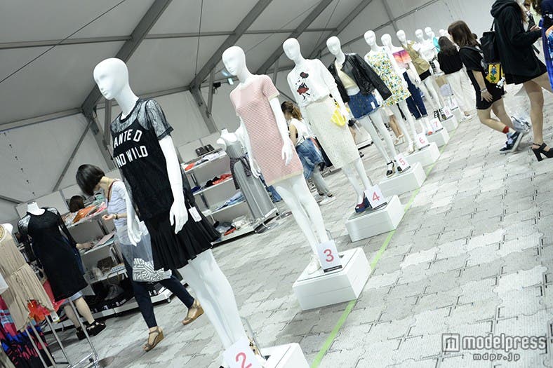 有名スタイリストがおすすめコーデを毎日提案