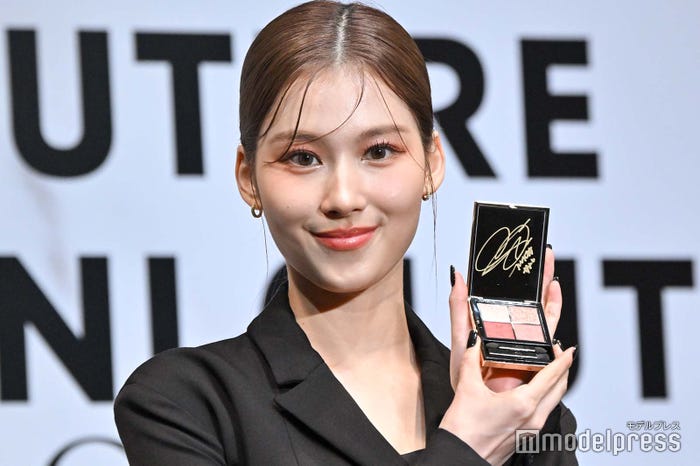 サナ(C)モデルプレス