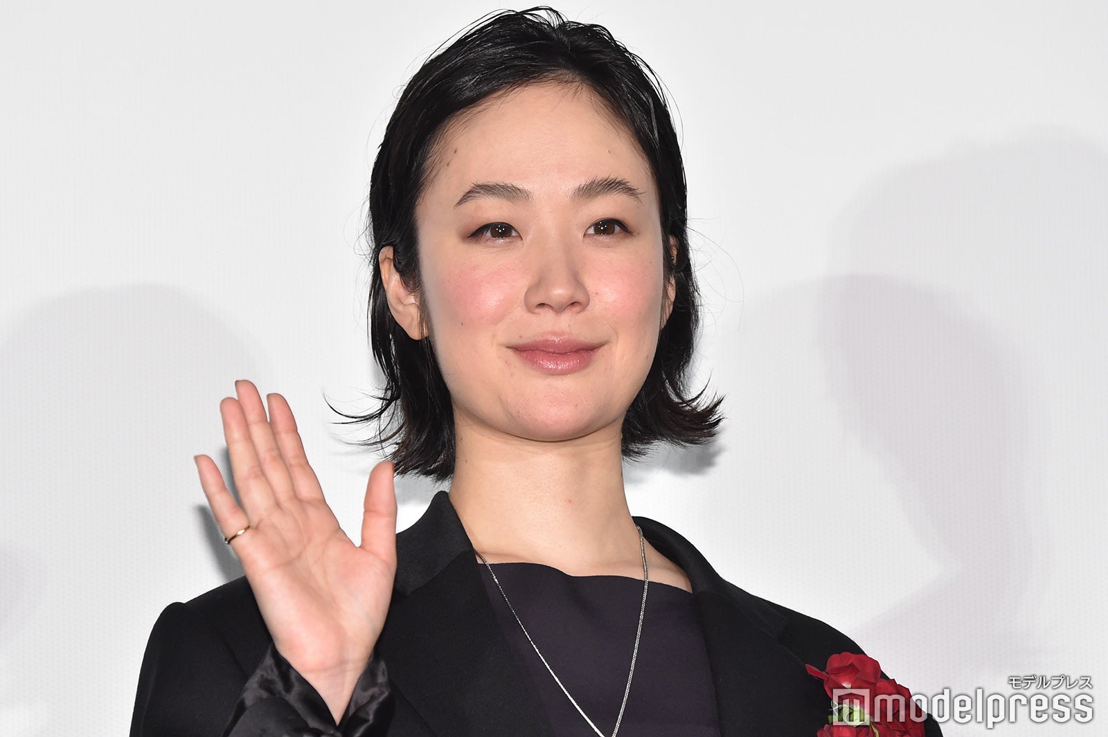 黒木華、SixTONESの“ズドン”披露 プライベートでもやっていると告白