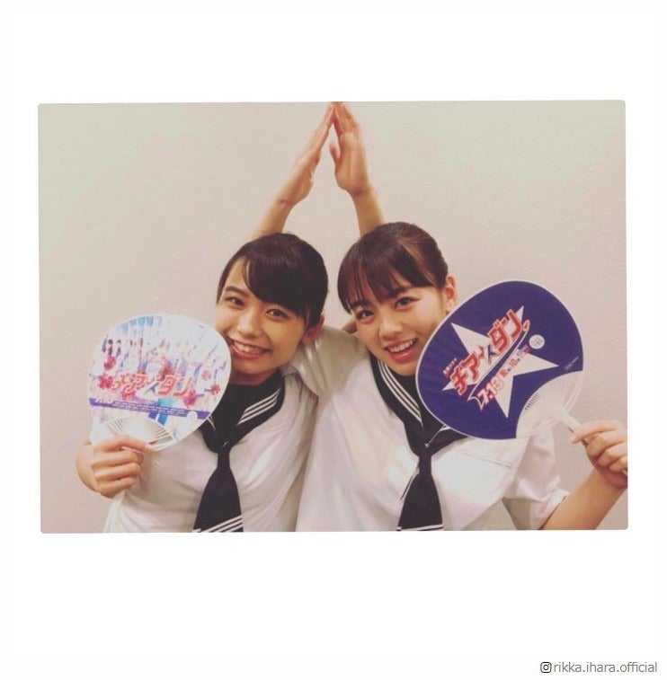 登美丘高校ダンス部元キャプテン伊原六花、足立佳奈と“さくらんぼポーズ”「可愛い」「真似したい」と注目集まる