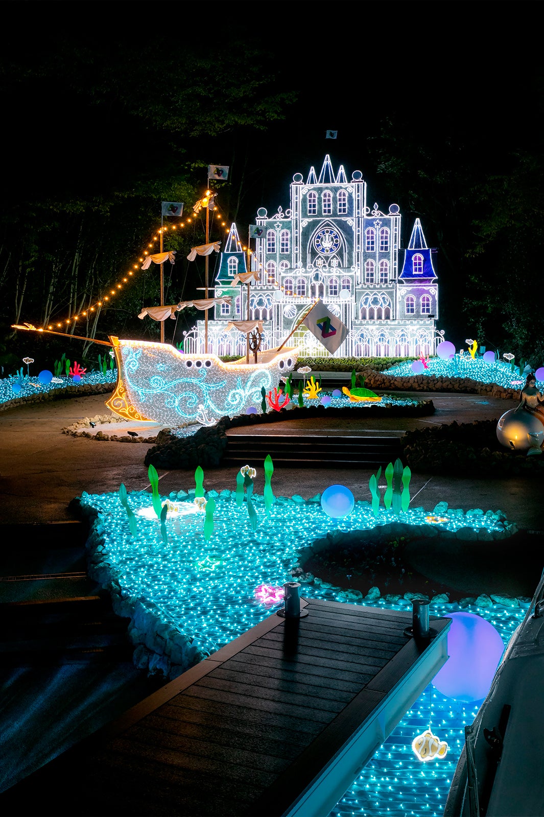 光の海底世界を旅する「ネスタイルミナ」開幕　4つの感動空間が導くイルミネーション