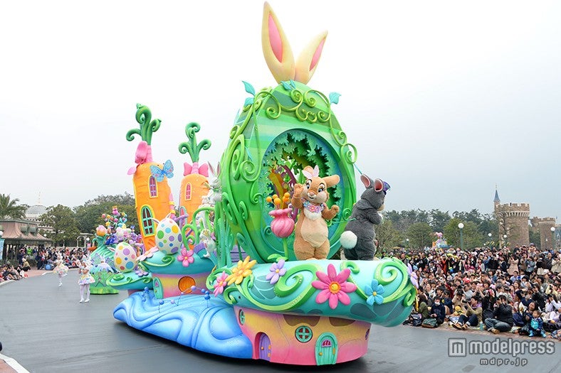 イースターガーデンの入口のフロート