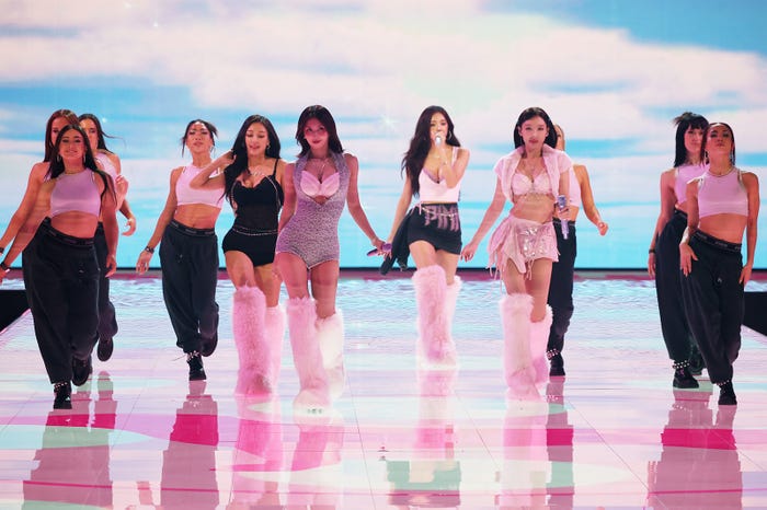 TWICE(左から)ジヒョ、モモ、ツウィ、ナヨン/Photo by Getty Images