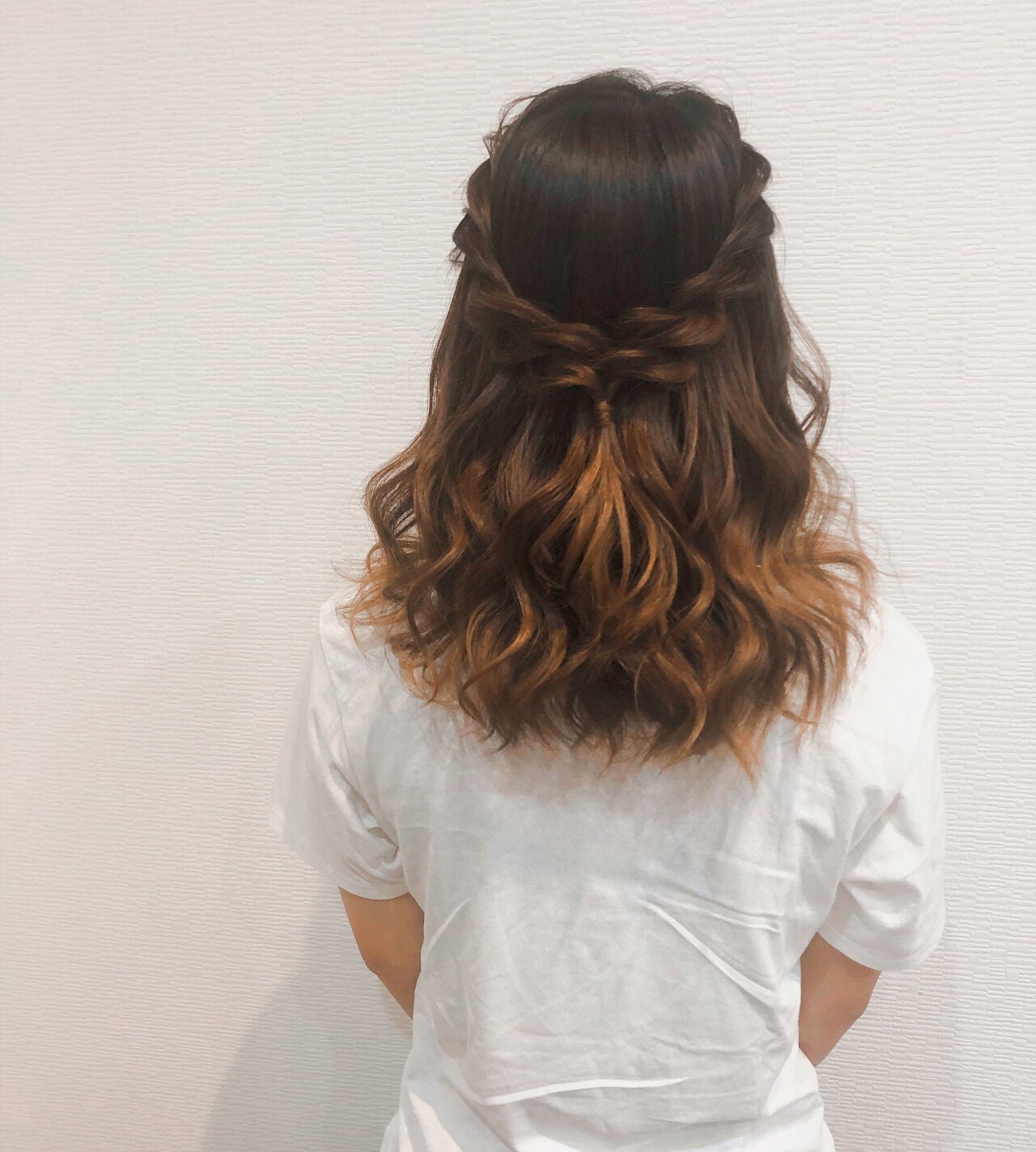 ヘア界の三種の神器 それは ねじり ポニーテール 三つ編み の3つ モデルプレス ヘア界の三種の神器 それは ねじり ポニーテール 三つ編み の3つ モデルプレス