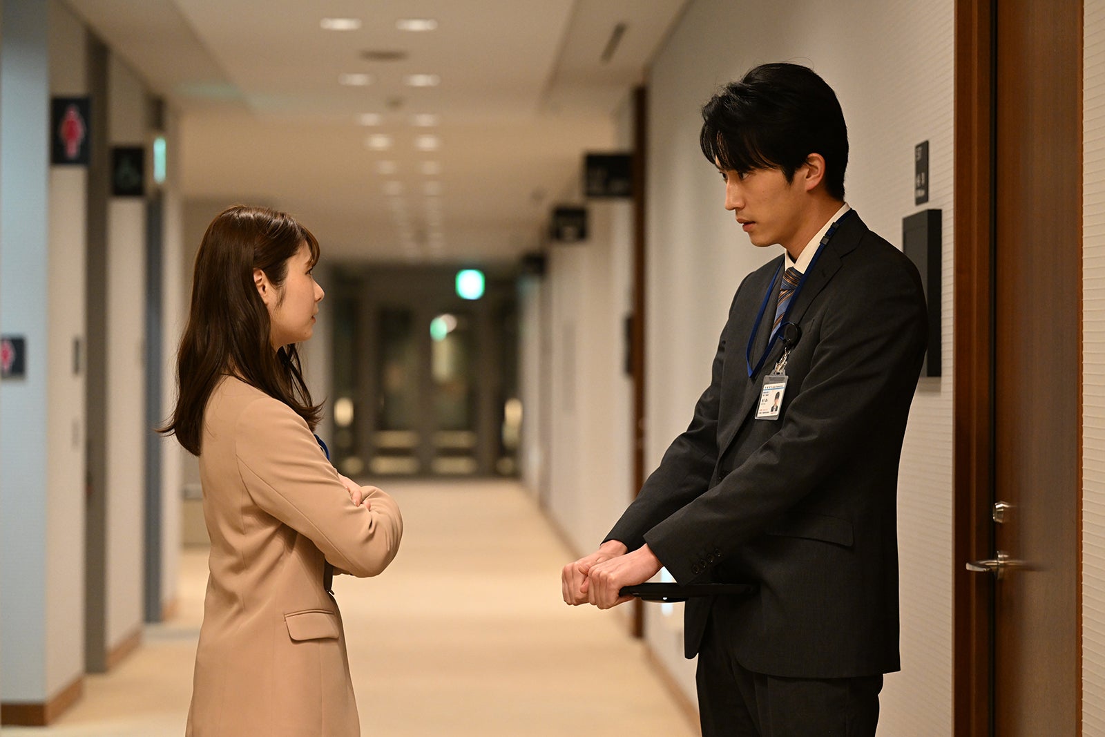 小野花梨、杉野遥亮 「罠の戦争」第7話より（C）カンテレ