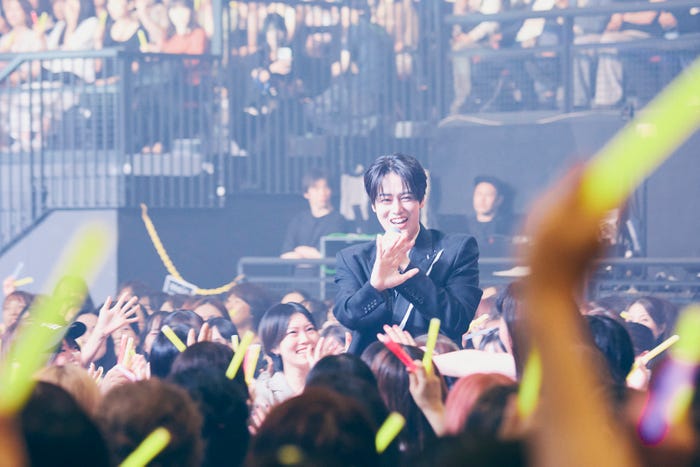前田大輔/FIRST FANMEETING「TAG SEARCH - 0 to BRAND -」の様子/撮影:林将平 写真提供:ホリプロ