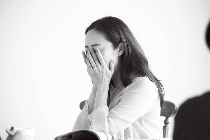 インタビュー中は涙も…／画像提供：主婦の友社