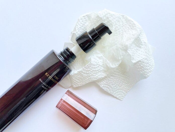 中身の液体はキッチンペーパーなどに染み込ませて捨てましょう！