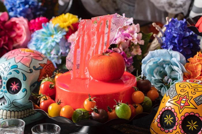 切り裂いてトマト ミラーチーズケーキ／画像提供：ヒルトン東京お台場