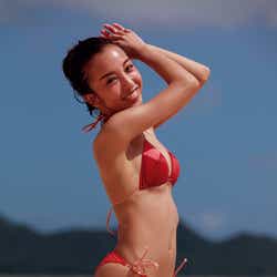 モデルプレス - 板野友美、肉感的“神ボディ” セクシーショットに反響続々