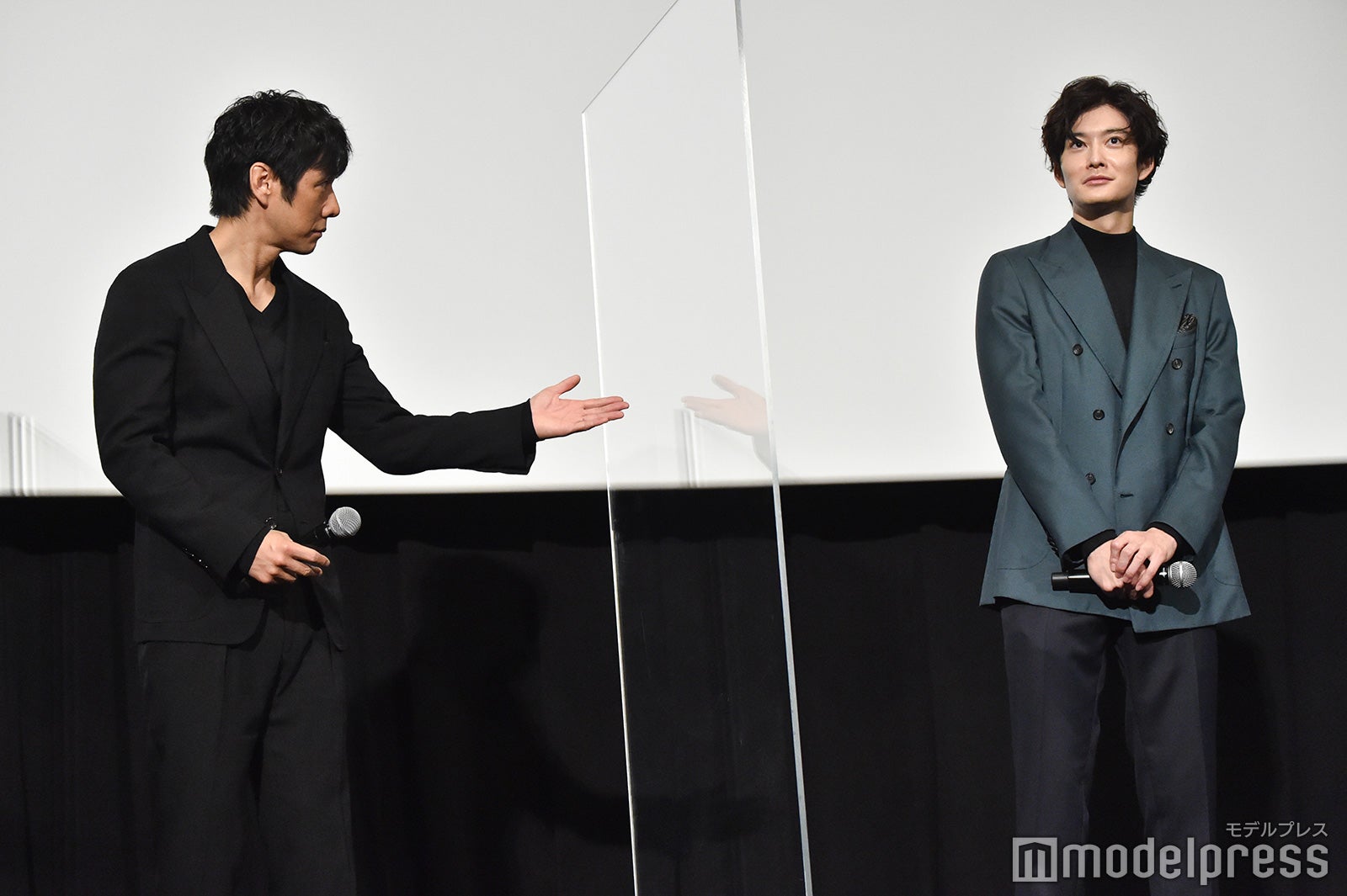 西島秀俊、岡田将生（C）モデルプレス