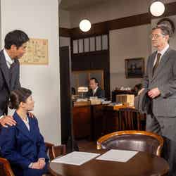 沢村一樹、伊藤沙莉、ブレイク・クロフォード「虎に翼」第47話（C）NHK