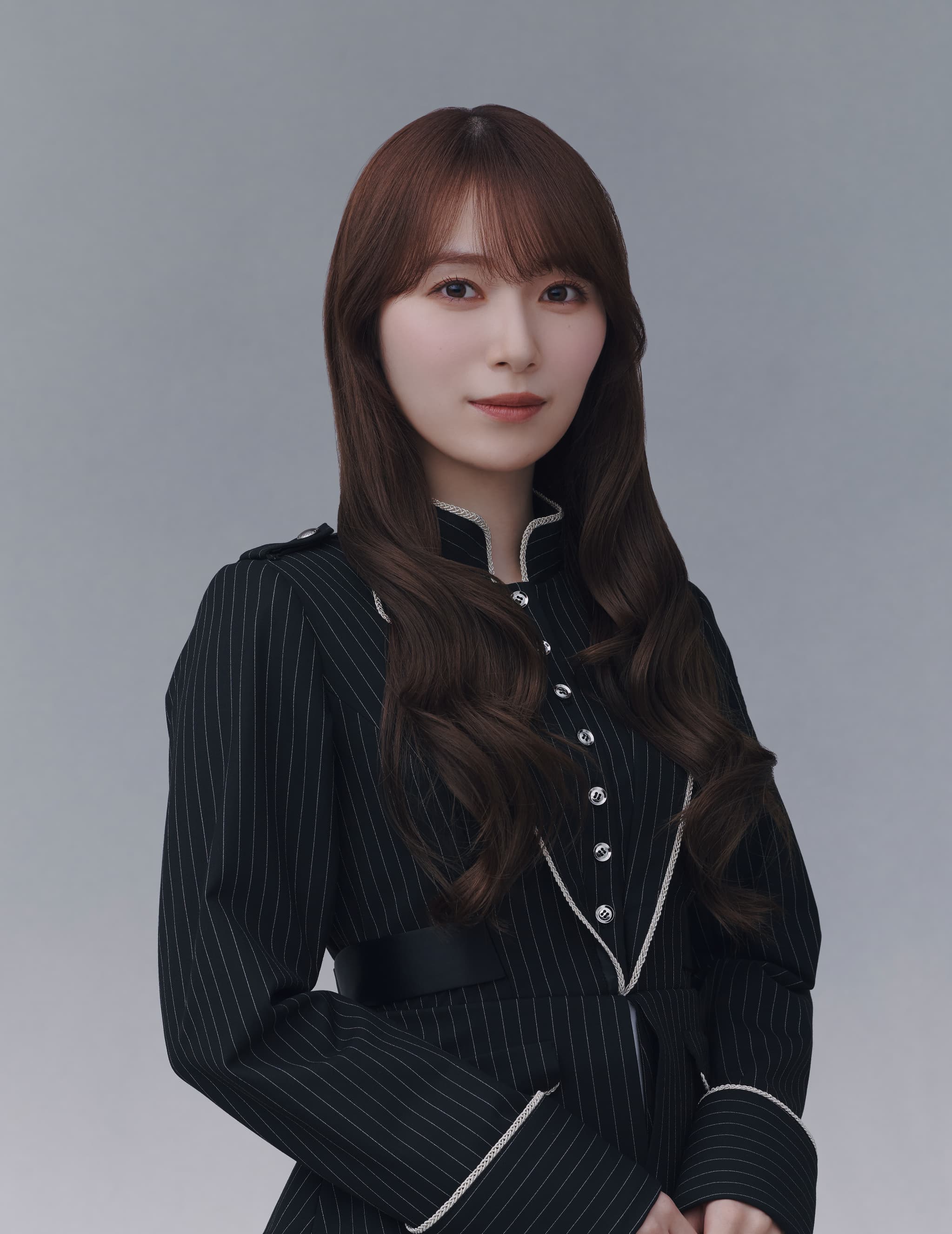 ＜守屋麗奈（もりや・れな）プロフィール＞2000年1月2日生まれ、東京都出身。櫻坂46の二期生。朝のバラエティー番組「ラヴィット！」（TBS系）にて“ラヴィットファミリー”として活躍したほか、ドラマ「離婚しようよ」（Netflix／2023）、「不適切にもほどがある！」（TBS系／2024）に出演するなど、活動の幅を広げている。