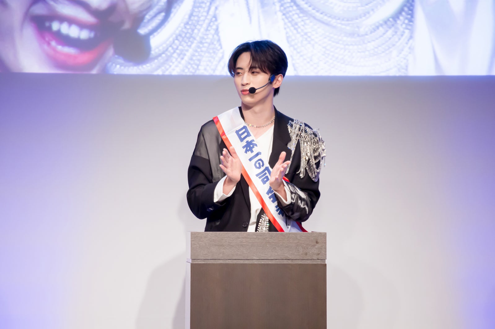 INI「COMEBACK TALK SHOW」より（C）LAPONE Entertainment