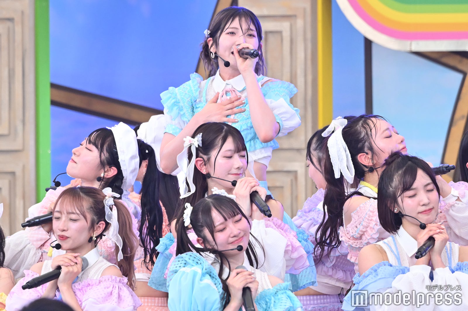 AKB48、“山内瑞葵が加入前に共演”サプライズゲスト登場 機材