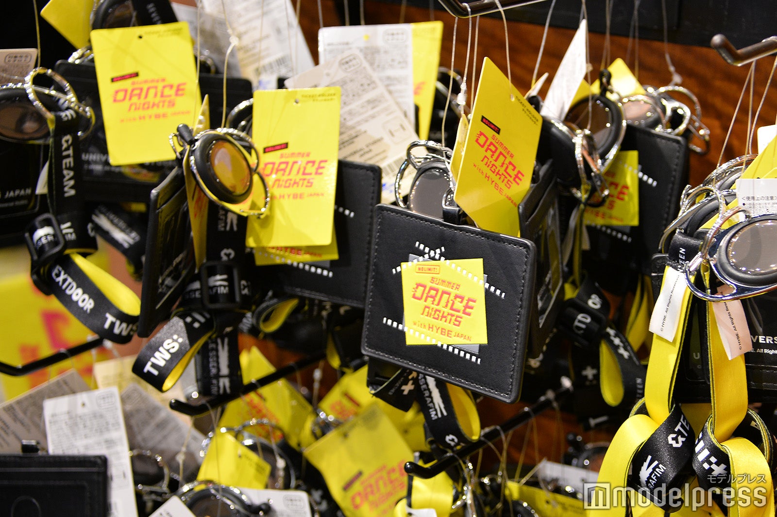 「NO LIMIT！ サマーダンスナイト with HYBE JAPAN」グッズ（C）モデルプレス