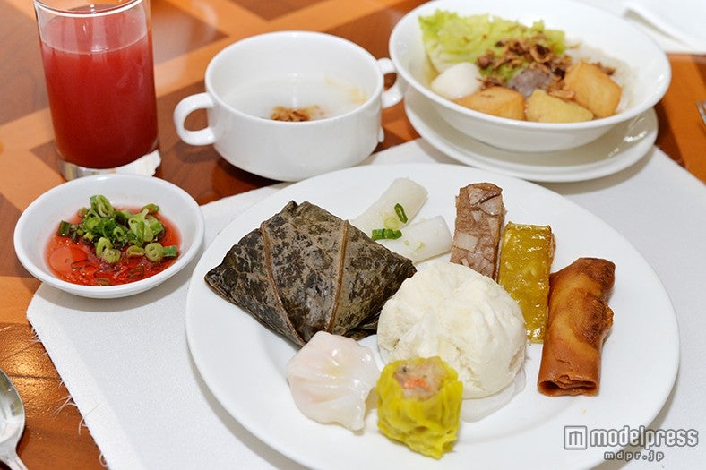 「エンチャンテッド・ガーデン・レストラン」