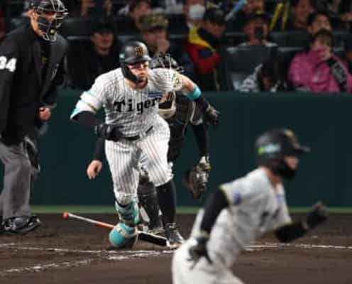 阪神・佐藤輝が4試合連続打点 3点を追う八回に反撃の中前のタイムリー、この回2得点で1点差に