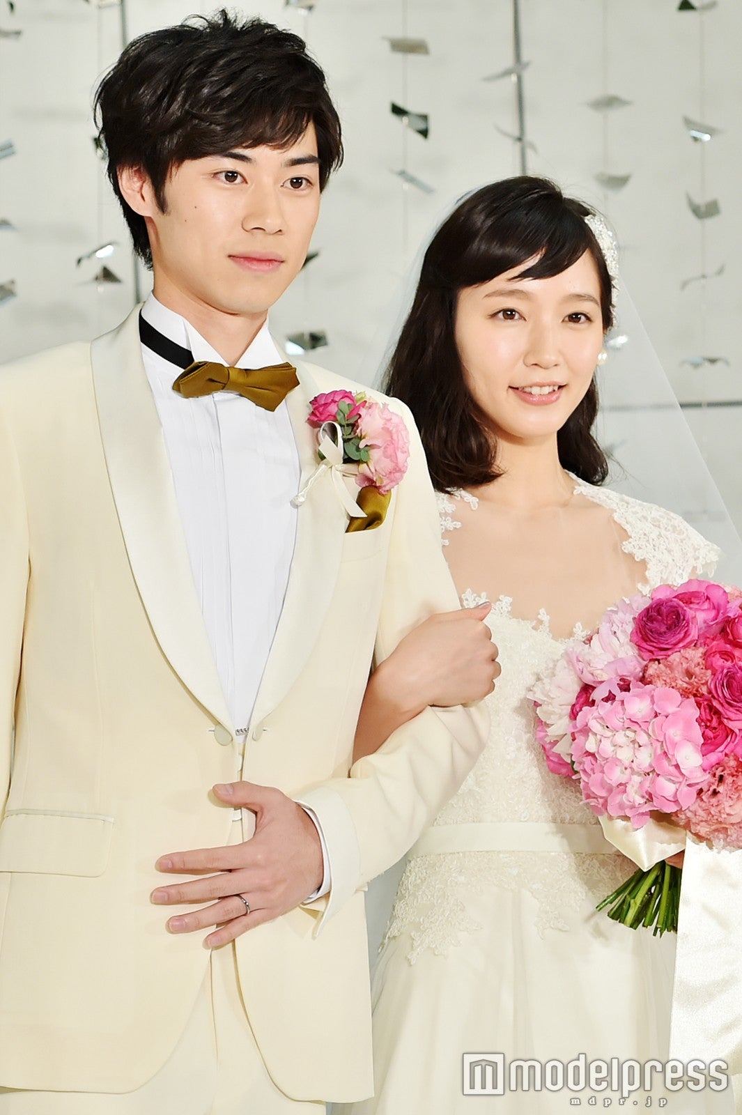 吉岡里帆、戸塚純貴（C）モデルプレス