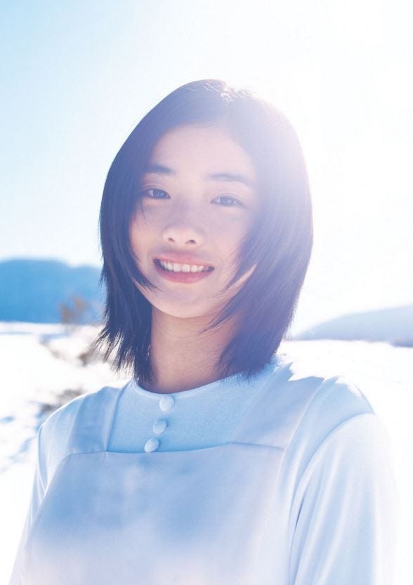 『石原さとみファースト写真集』(撮影・根本好伸、熊谷貫)
