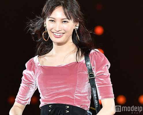 大政絢、デコルテSEXYな秋コーデが可愛い<TGC2017A/W>