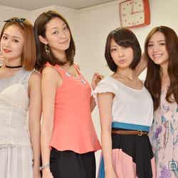舞台「女子高」に出演する(左より)荒井奈緒美、熊澤枝里子、梨里杏、杉ありさ