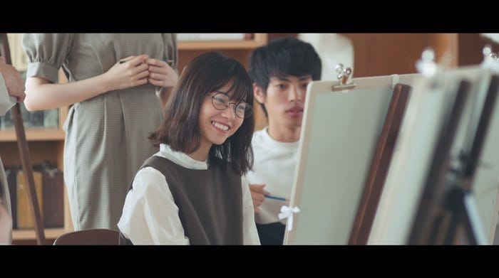 西野七瀬/「帰り道は遠回りしたくなる」MVより(提供写真)