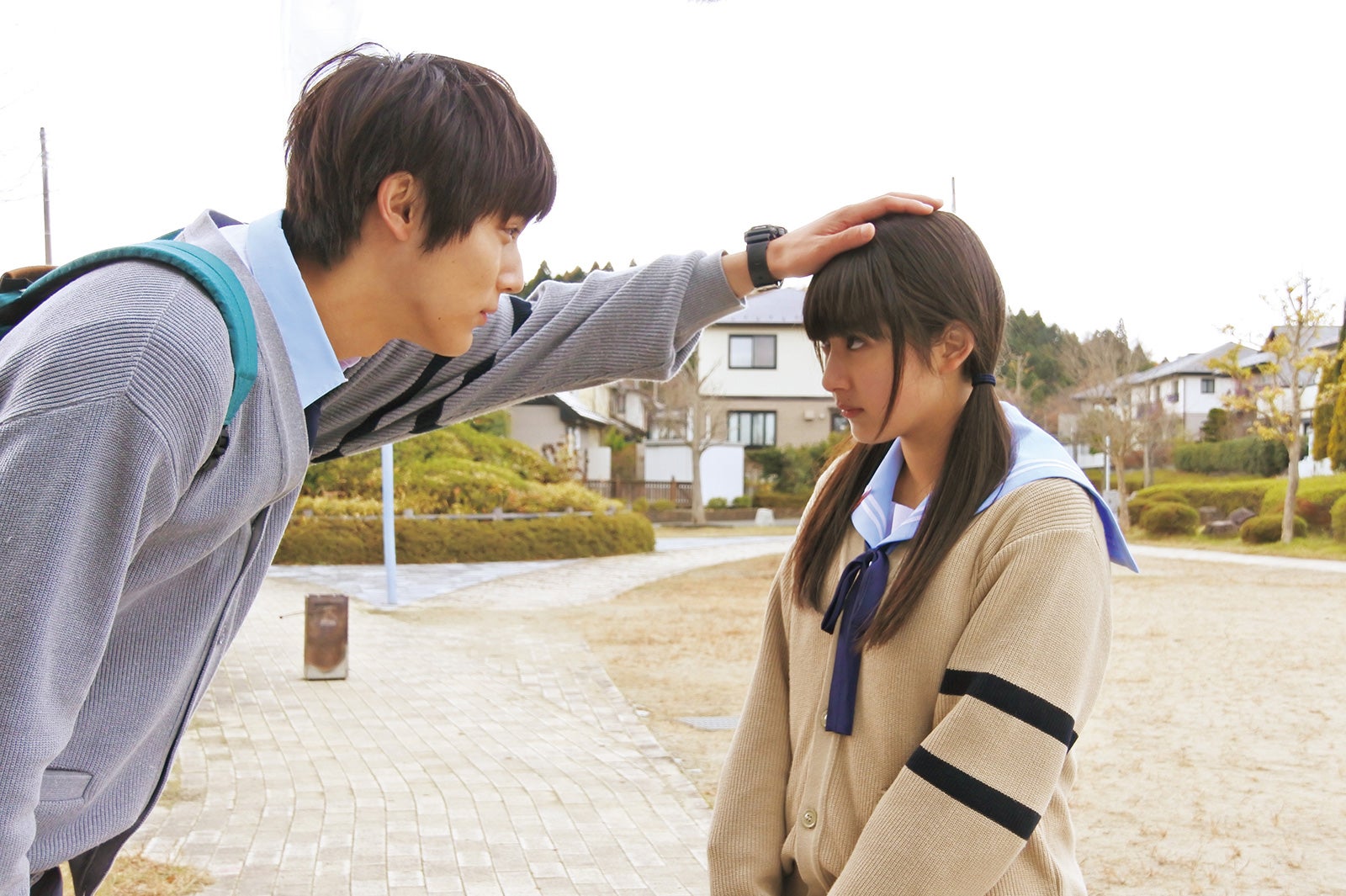 中川大志が平祐奈に“頭ポン”！手つなぎ・見つめ合いも…胸キュン場面カット公開