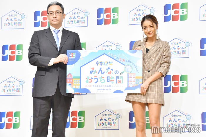 (右)みちょぱ(C)モデルプレス