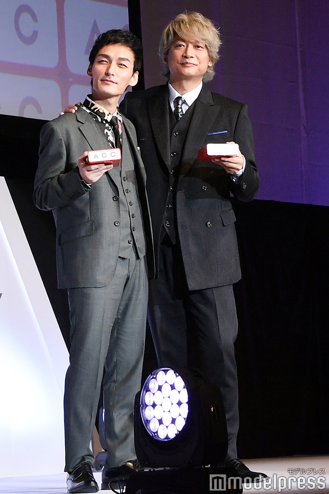 草なぎ剛、香取慎吾 （C）モデルプレス