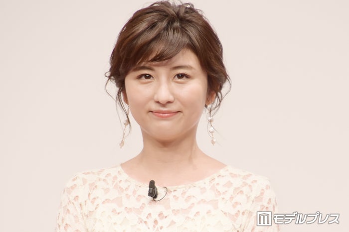 宇賀なつみアナ、ワンショルダードレス姿公開「大人の女性の魅力に溢れてる」「色っぽい」の声