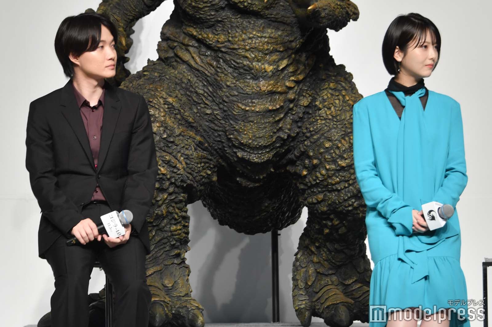 神木隆之介、浜辺美波（C）モデルプレス