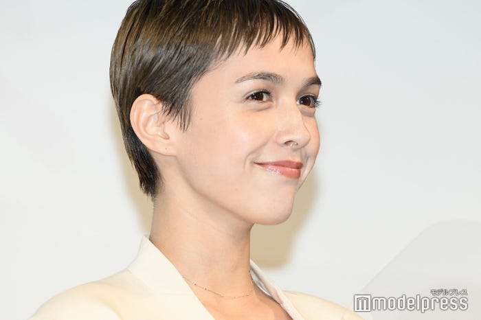 モーガン茉愛羅(C)モデルプレス