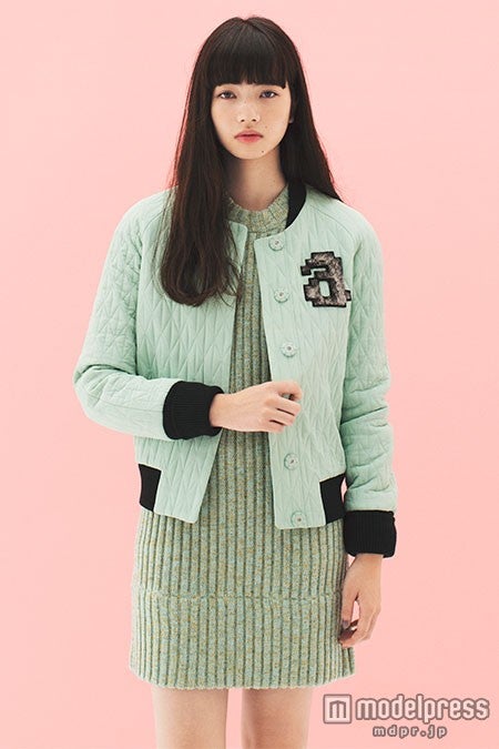 小松菜奈 アンニュイな表情で魅せる 旬の着こなしとは モデルプレス