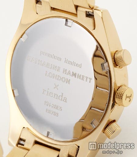 裏蓋に記されたダブルネーム