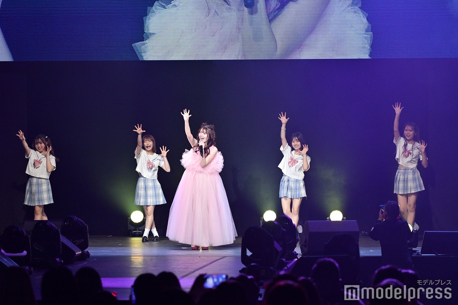 （C）モデルプレス