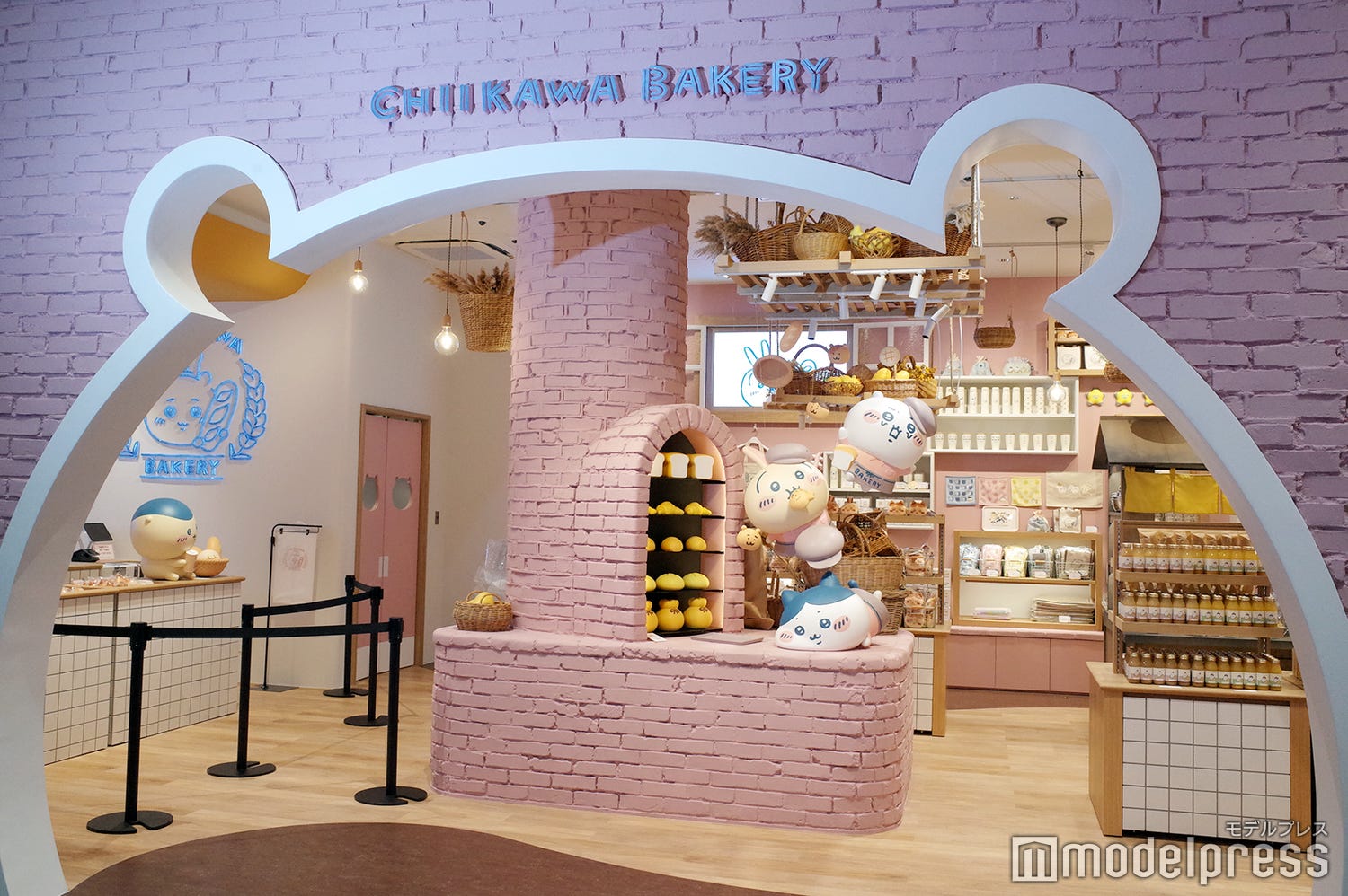 原宿「ちいかわベーカリー」公開 パンやグッズずらり&キャラ尽くしのキュートな店内にも注目