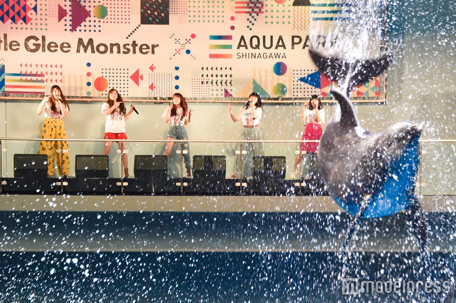 イルカも大ジャンブ！／Little Glee Monster （C）モデルプレス