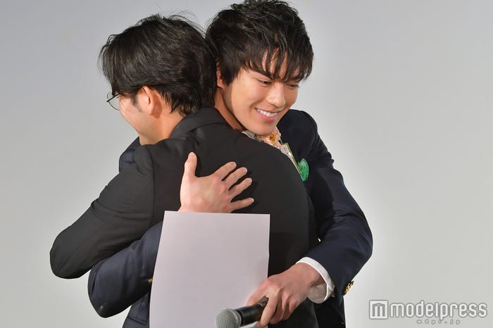 小泉徳広監督、新田真剣佑 (C)モデルプレス