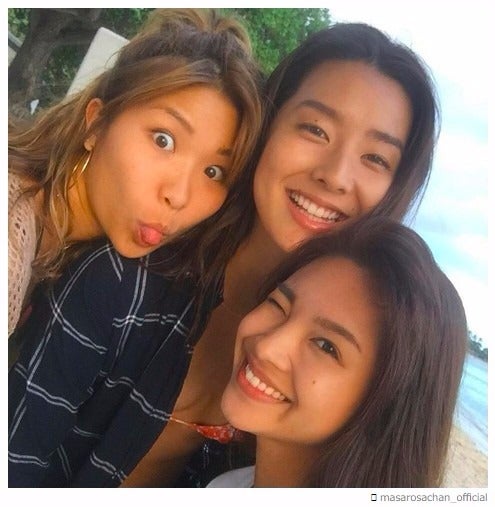 新旧「テラハ」カップルらメンバー集結 すみれとハワイでプライベート満喫