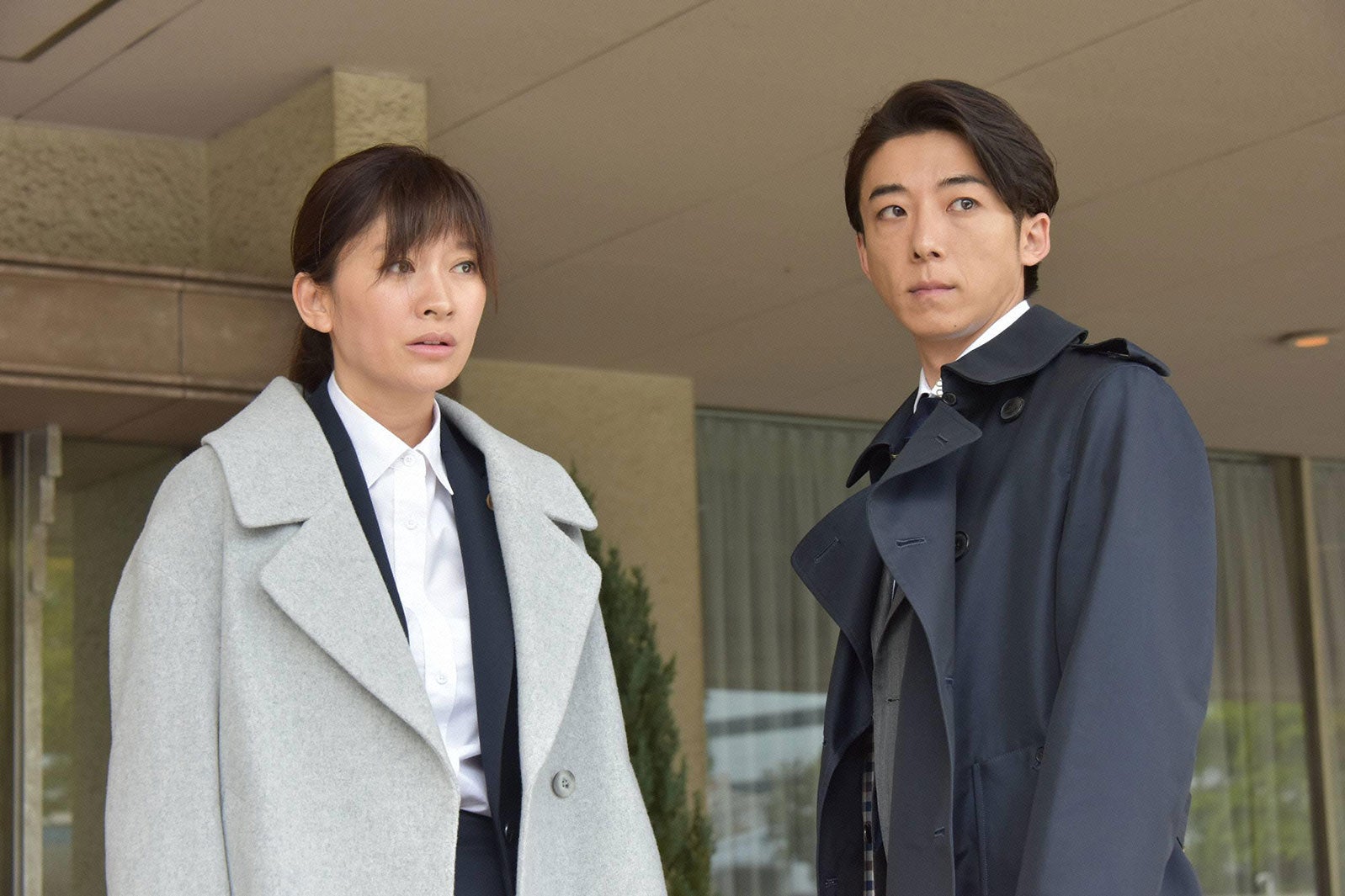 篠原涼子、高橋一生／「民衆の敵」第9話より（C）フジテレビ