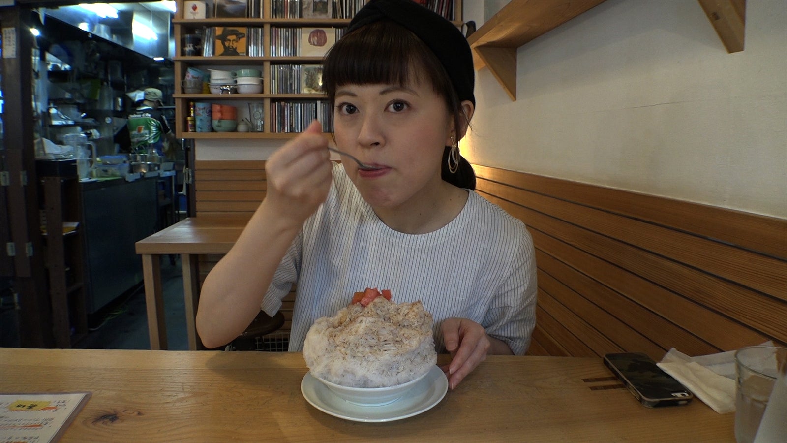 元スタイリストが作る“SNS映え”かき氷　開店と同時に満席も