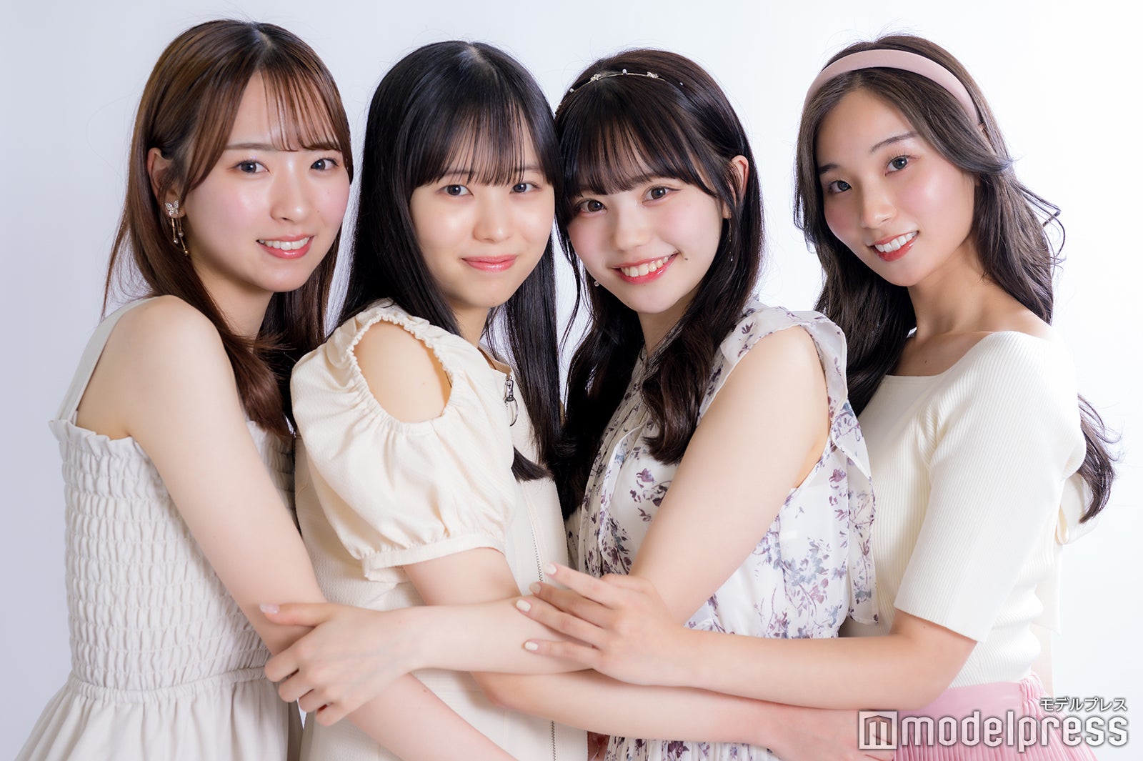 山下未愛、多田七帆、上西萌々、三好菜乃（C）モデルプレス