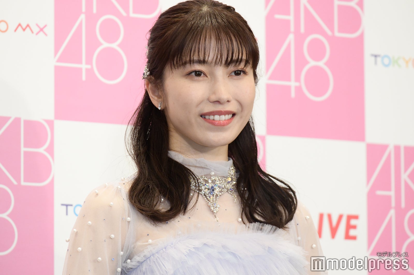 人気 横山由依 ニット