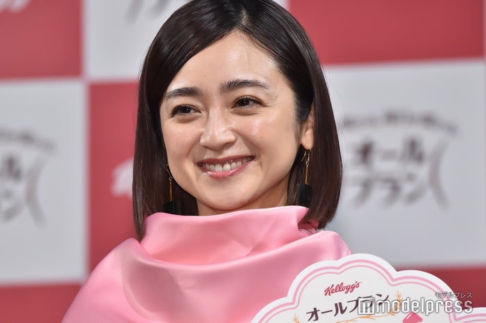 安達祐実 ショートの新ヘア披露 どアップショットに 美しすぎる 爽やかで素敵 の声 モデルプレス