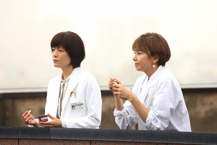 上野樹里・山口智子/「監察医 朝顔」第2話より(C)フジテレビ