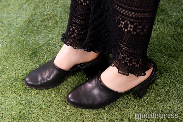 【長濱ねる・シューズ】Kanta Endo(C)モデルプレス