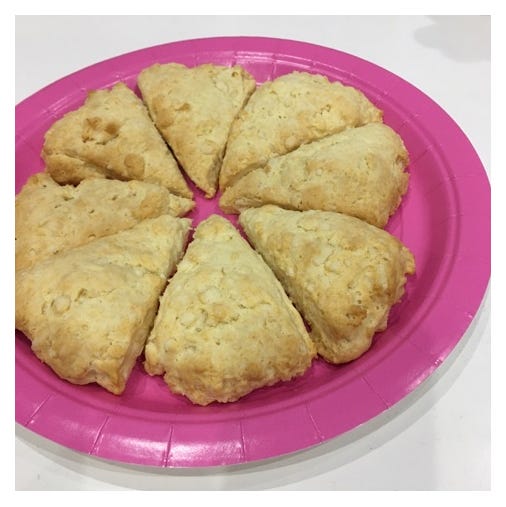 ぺこが手作りしたスコーン/ぺこオフィシャルブログ(Ameba)より